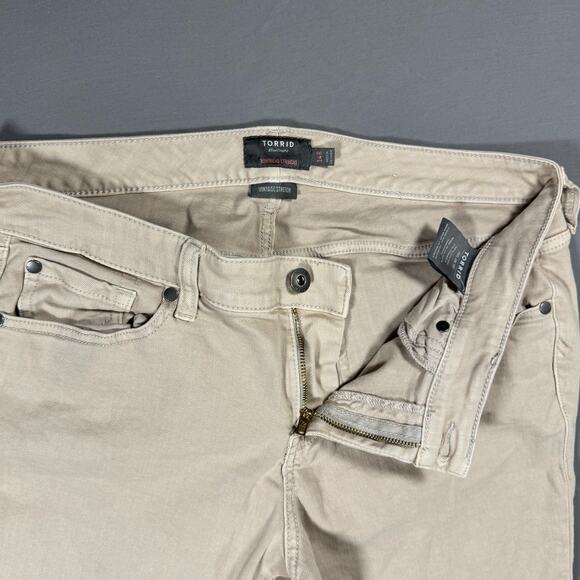 Torrid Women's Plus Size Tan Boyfriend Straight Mid-Rise Stretch Jeans - Size 14 - Picture 5 of 10